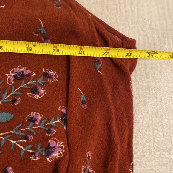 Free People Burgundy Floral Tunic Top with pocket. Size Xs - Picture 7 of 7
